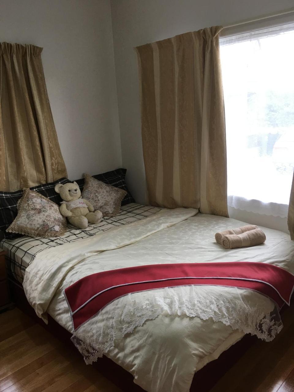At Homestay Auckland Exterior foto